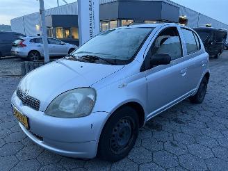 Unfallwagen Toyota Yaris 1.3-16V VVT-i Luna 2001/1