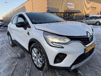 Renault Captur 1.6 E-Tech Hybrid 145 Zen picture 3