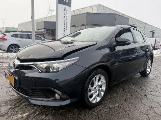 škoda osobní automobily Toyota Auris 1.2T Aspiration 2015/6