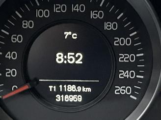 Volvo V-40 1.6 D2 Summum picture 16