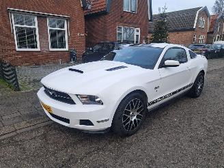 krockskadad bil auto Ford Mustang 5.0 GT v8 automaat 2011/7