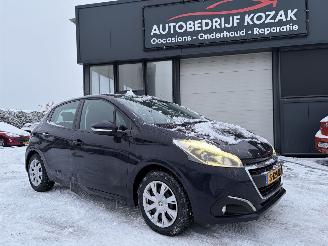 krockskadad bil auto Peugeot 208 1.0 Pure Tech Access AIRCO PDC CRUISE 2016/3