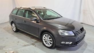 damaged passenger cars Volkswagen Passat 20  TDI 2010/11