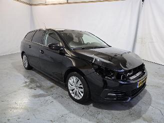 Vaurioauto  passenger cars Peugeot 308 1.2 PureTech Blue Lease 2020/4