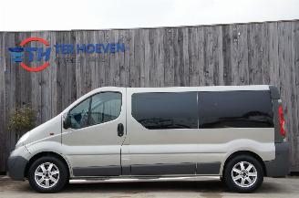 Vaurioauto  passenger cars Opel Vivaro 2.0 DCi Lang 4-Peroons Bed Klima Navi Trekhaak 84KW Euro 4 2010/3