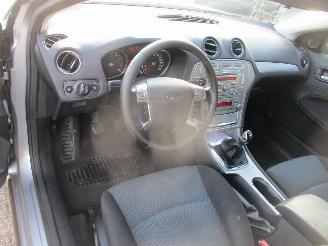 Ford Mondeo 2.0-16V Trend Wagon picture 14