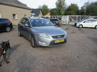 Vaurioauto  passenger cars Ford Mondeo 2.0-16V Trend Wagon 2009/2