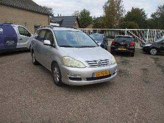 Vaurioauto  passenger cars Toyota Avensis-verso 2.0 i Linea Sol 6P 2007/4