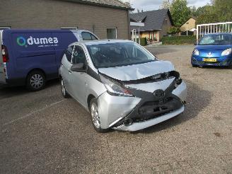 uszkodzony samochody osobowe Toyota Aygo 1.0 VVT-i X-fun Airco NAP 2018/3