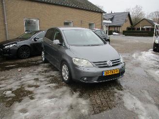 skadebil auto Volkswagen Golf plus 2.0 FSI Sportline Automaat 2005/10