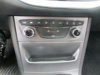 Opel Astra 1.0 Edition Aut NAP picture 20