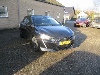 Schadeauto Peugeot 208 1.2 PT Active Pack Aut NAP REST BPM 1500 EURO !!!!! 2023/2