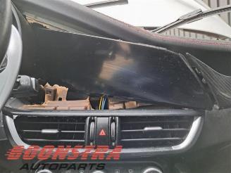 Alfa Romeo Giulia Giulia (952), Sedan, 2015 2.9 Bi-Turbo V6 24V Quadrifoglio Verde picture 16