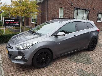Schadeauto Hyundai I-30 Wagon 1.6 GDI Business Edition 2013/9