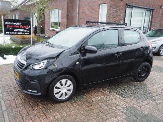 Schadeauto Peugeot 108 1.0 E-Vti Active 2014/10
