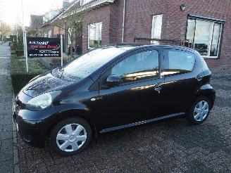 Schadeauto Toyota Aygo 1.0-12V Comfort 2010/6