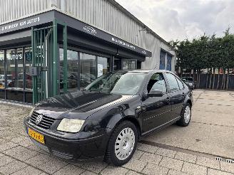 Schadeauto Volkswagen Bora 1.9 TDI 74KW AIRCO 2004/1