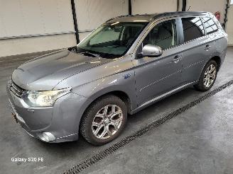  Mitsubishi Outlander 2.0 PHEV 89-KW Automaat Instyle 4-WD 2013/12