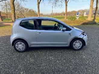 Volkswagen Up! move up picture 5