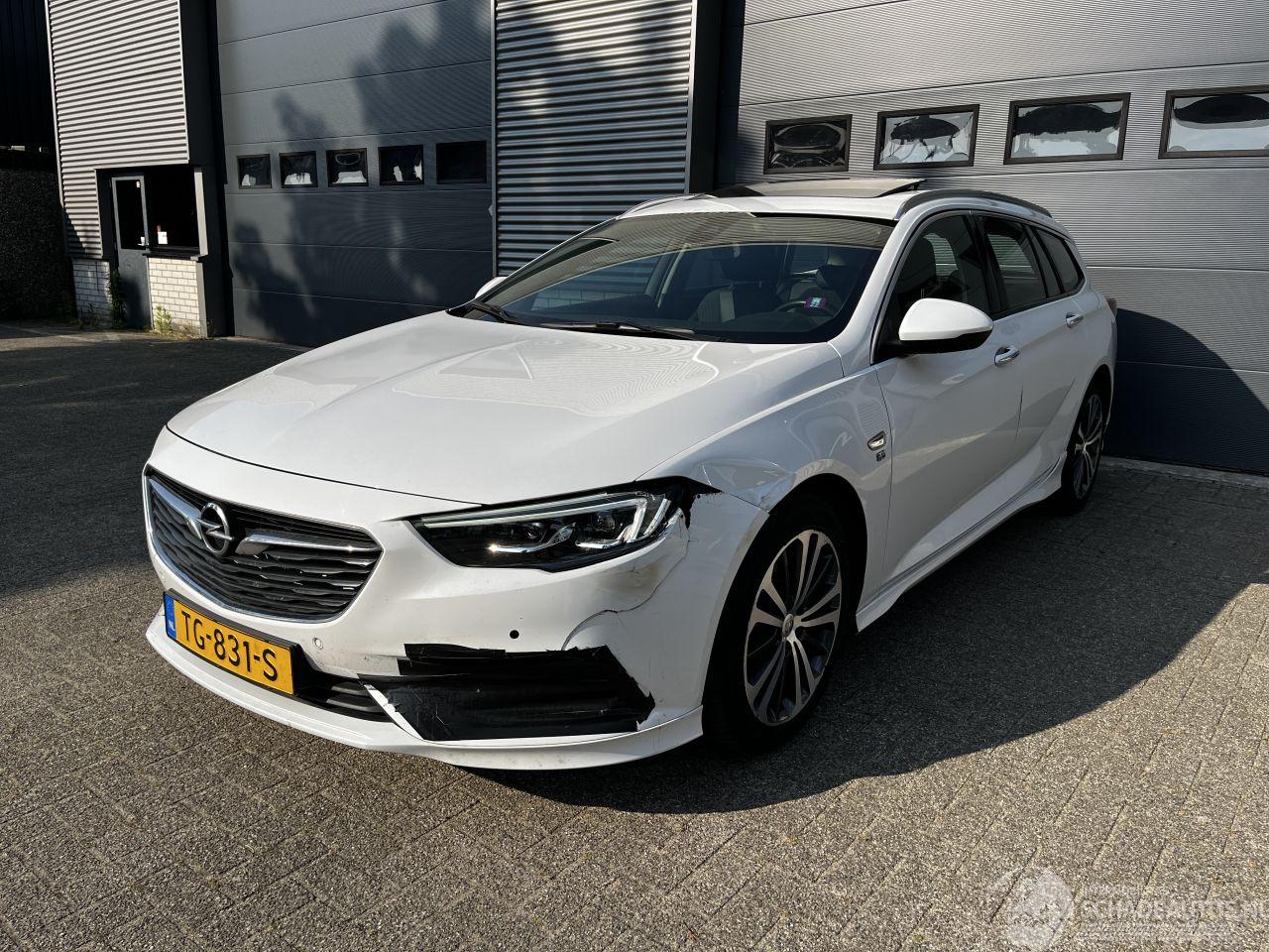 Opel Insignia Sports Tourer 1.5 TURBO PANODAK / CLIMA / NAVI / CRUISE