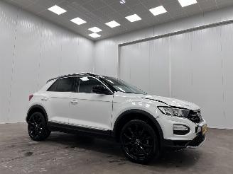 damaged passenger cars Volkswagen T-Roc 1.0 TSI Style Navi Clima 2021/1