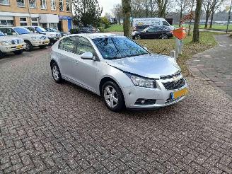 Schadeauto Chevrolet Cruze Cruze (305) Hatchback 1.6 16V VVT (LDE) [91kW] 2012/12