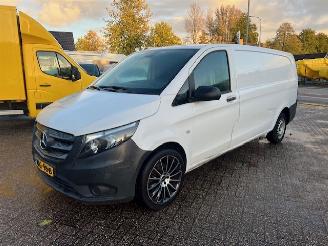 krockskadad bil bedrijf Mercedes Vito 111 CDI  EXTRA LANG AIRCO KLIMA EURO6 2019/10