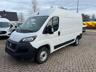 skadebil bedrijf Fiat Ducato 2.2 MJ 103KW  L2H2  AIRCO KLIMA NAV CAM  32.000KM 2023/5