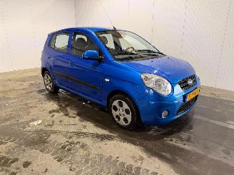 damaged passenger cars Kia Picanto 1.0 12V Hatchback  Benzine 999cc 46kW (63pk) FWD 2010/1