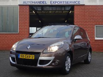 Schadeauto Renault Scenic 1.6 Parisienne 81kw Benz., Panorama, Navi, Climate&Cruise 2012/1