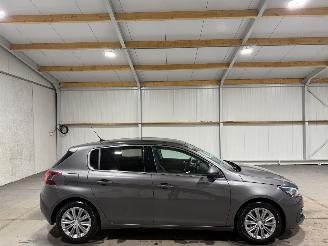 Schadeauto Peugeot 308 1.2PureTech 96kW Blue Lease Premium 2020/9