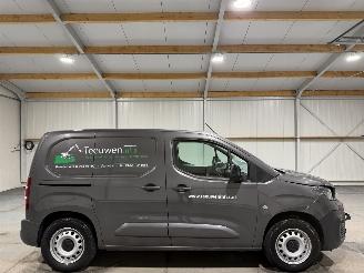 Schade bestelwagen Peugeot e-Partner 50kWh 100kW Automaat 2023/4