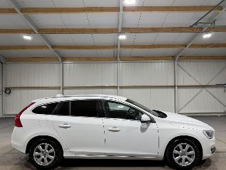 Vaurioauto  passenger cars Volvo V-60 2.0T4 140kW Ocean Race Clima Camera 2016/3