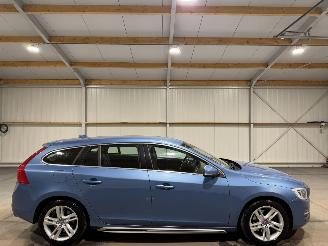 Schadeauto Volvo V-60 2.0T5 180kW Automaat Summum 2015/3