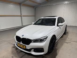 BMW 7-serie 740i 240kW Automaat Schuifkantel High Executive Luchtvering picture 10