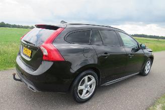 uszkodzony samochody osobowe Volvo V-60 2.0 D 120 pk  Pular+ Dynamic  Euro 6 schuifdak Leer  Camera Navigatie  2017 2017/8
