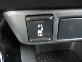 Toyota Yaris 1..5 Hybrid Automaat  30.000km Camera Navigatie lederenstoelen 2022-12 picture 12
