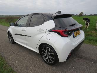Toyota Yaris 1..5 Hybrid Automaat  30.000km Camera Navigatie lederenstoelen 2022-12 picture 9