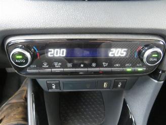 Toyota Yaris 1..5 Hybrid Automaat  30.000km Camera Navigatie lederenstoelen 2022-12 picture 13