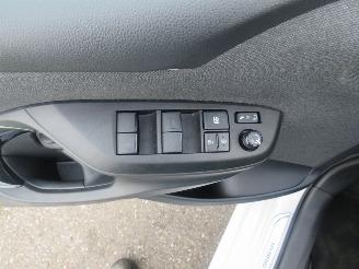 Toyota Yaris 1..5 Hybrid Automaat  30.000km Camera Navigatie lederenstoelen 2022-12 picture 16