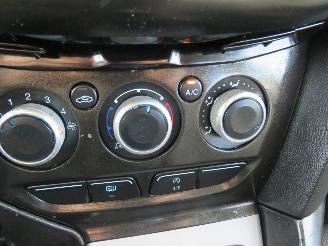 Ford Focus 1.0 101 pk Eco Boost  5drs Navigatie Airco  2013 picture 20