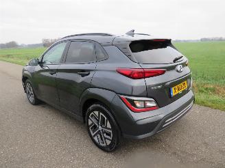 krockskadad bil auto Hyundai Kona 39 kw Automaat  Elektrisch 2021  40.000km Camera Navigatie  stoelverwarmig  nieuwstaat 2021/9