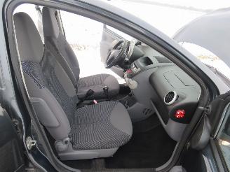 Peugeot 107 1.0 12v  89.000km  100% Orgineel 5drs Airco  [ nieuwstaat  2009 picture 5