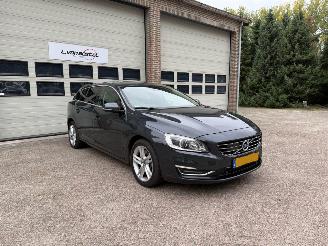 Auto incidentate Volvo V-60 2.4 D6 Plug-In Hybrid Automaat Schuifdak NAP ! 2013/12
