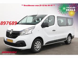 krockskadad bil bedrijf Renault Trafic Passenger 1.6 dCi Expression 9-Persoons Airco Bluetooth 2017/10