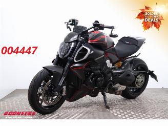 Schade motor Ducati Diavel V4 LED Quickshift WheelieContr. 1.794 km! 2024/7