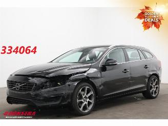 uszkodzony samochody osobowe Volvo V-60 2.0 D2 Ocean Race Clima Navi 88.508km! 2016/8