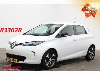 Damaged car Renault Zoé R90 Entry (ex Accu) Navi Clima Cruise Camera PDC 2017/5