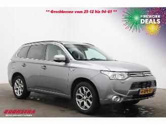 Mitsubishi Outlander 2.0 PHEV Instyle Schuifdak Leder Navi Clima Cruise Camera SHZ AHK picture 2