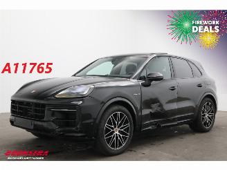 Schadeauto Porsche Cayenne 3.0 E-Hybrid Pano Bose ACC Memory 360° Sport Chrono 3.038 km! 2025/6